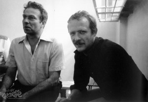 Adam Michnik (po prawej) w więzieniu w 1982 r.