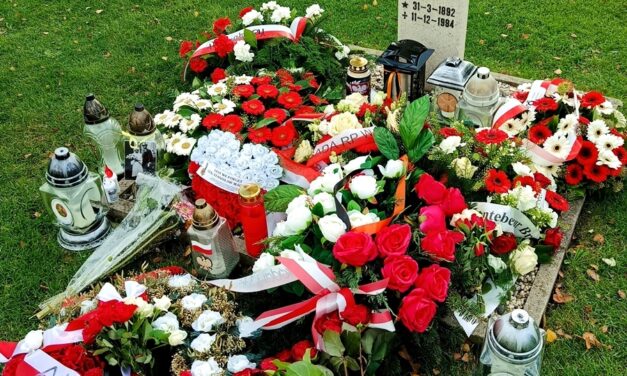 Delegacja Konfederacji Korony Polskiej oddała w Bredzie hołd gen. Stanisławowi Maczkowi