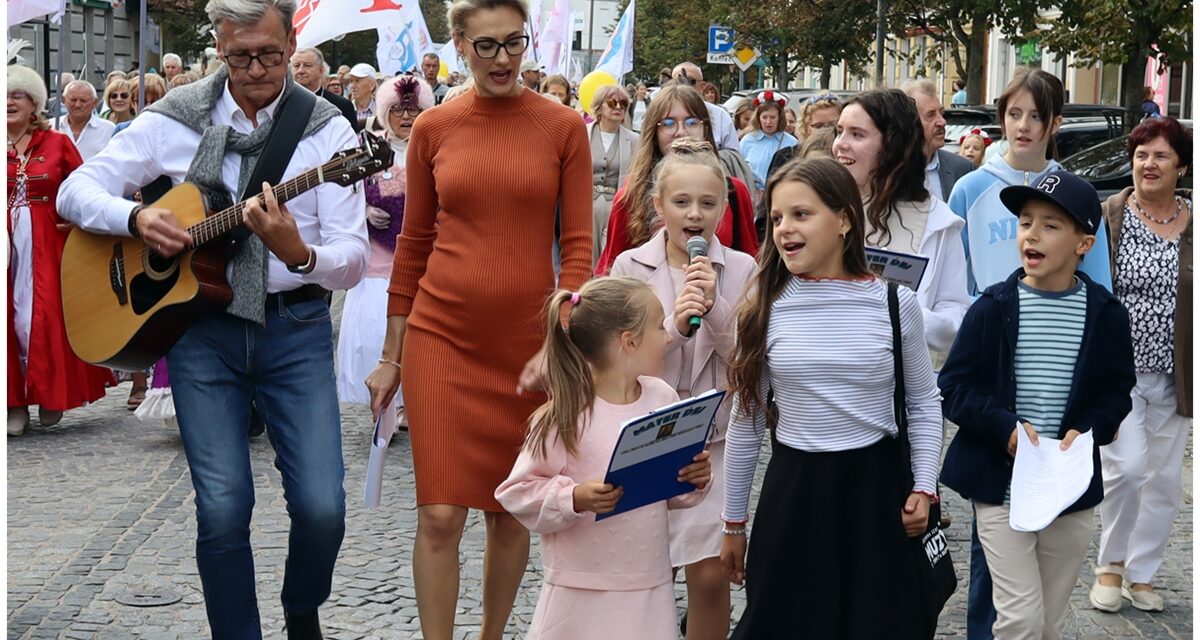 Białystok po raz 15. maszerował dla życia. Rodziny, wspólnota i radość na ulicach miasta